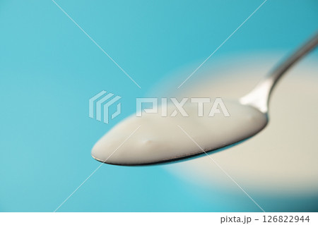 ヨーグルトのイメージ (写真素材) ヨーグルトのイメージ (写真素材) 126822944