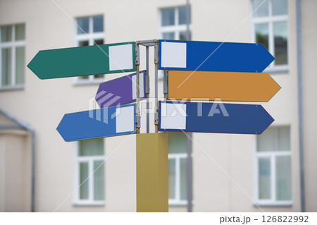 Colored arrows show the direction of travel. 126822992