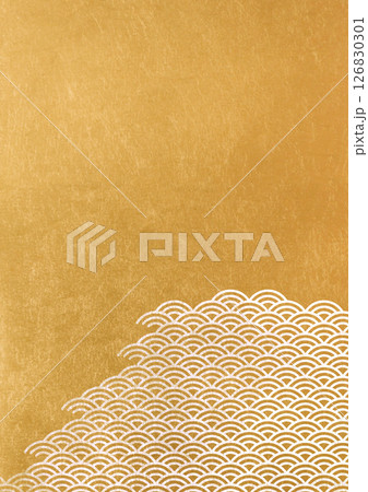 青海波の金箔の質感ある和柄背景（背景素材）　金箔に白 126830301