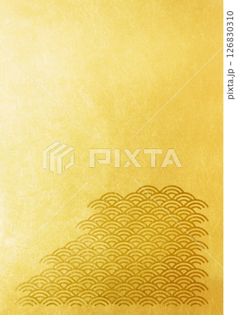 青海波の金箔の質感ある和柄背景(背景素材) 金箔 青海波の金箔の質感ある和柄背景(背景素材) 金箔 126830310