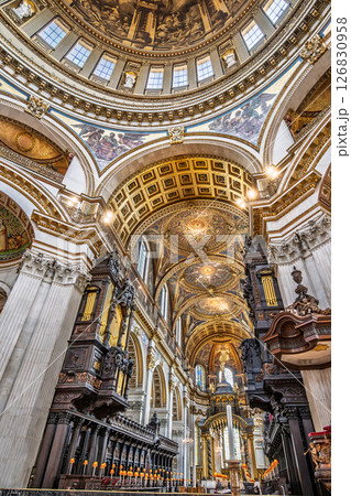 St. Paul's Grand Interior 126830958