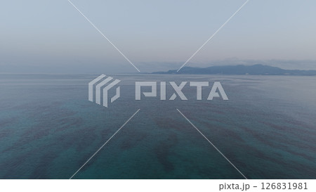 沖縄の海ドローン空撮 126831981