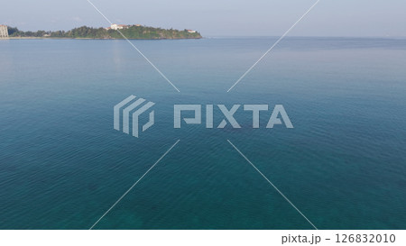 沖縄の海ドローン空撮 126832010