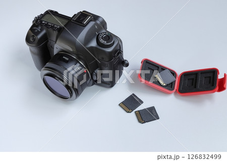 カメラとSDカード 126832499