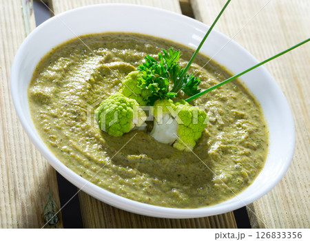 Healthy broccoli cream soup 126833356