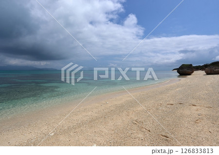 秘境 新城島（上地島）のビーチ（沖縄県八重山諸島） 126833813