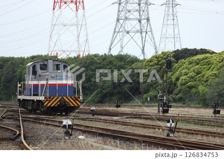 ディーゼル機関車の入れ替え作業 ディーゼル機関車の入れ替え作業 126834753