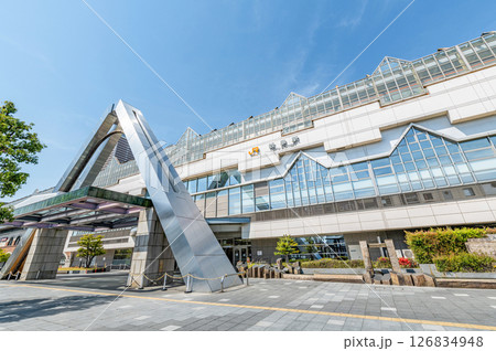 岐阜県岐阜市　快晴のJR岐阜駅（中央南口） 126834948