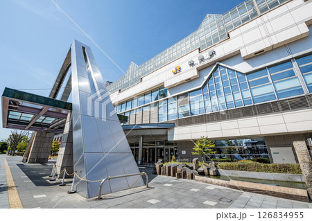 岐阜県岐阜市　快晴のJR岐阜駅（中央南口） 126834955