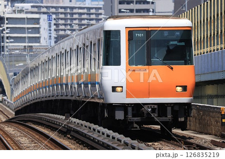 【近鉄】7000系（Osaka Metro中央線：九条駅） 126835219