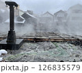 草津温泉の湯畑と湯けむりの雪景色 126835579