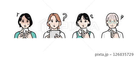 スマートフォンやタブレット端末を見て困る4人のミドル女性のシンプルなベクターイラストセット 126835729