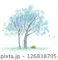 緑の葉が風に揺れる水彩タッチの木のイラスト 126838705