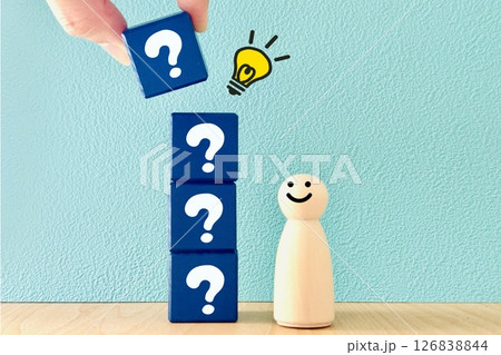 はてなマークとひらめき はてなマークとひらめき 126838844