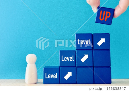レベルアップの文字と矢印 上がるイメージ レベルアップの文字と矢印 上がるイメージ 126838847
