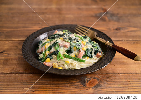 ほうれん草とランチョンミートの豆乳クリームライスパスタ ほうれん草とランチョンミートの豆乳クリームライスパスタ 126839429