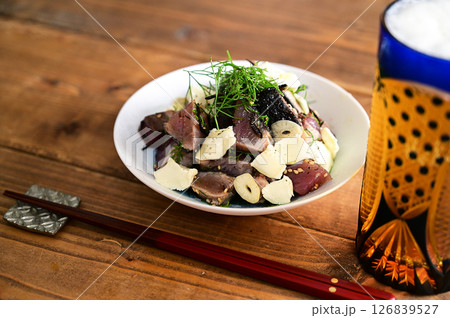 カツオのタタキ、塩昆布とクリームチーズの和え物 126839527