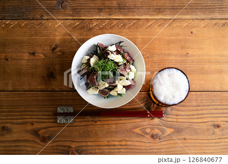 カツオのタタキ、塩昆布とクリームチーズの和え物 126840677