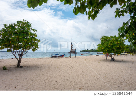 Sandy beach of Pulau Liukang Loe, Sulawesi, Indonesia Sandy beach of Pulau Liukang Loe, Sulawesi, Indonesia 126841544