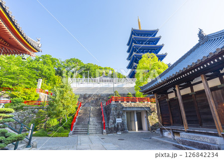 中山寺　五重塔と護摩堂（兵庫県宝塚市） 126842234