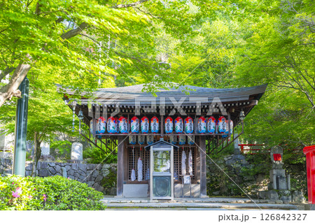 中山寺 新緑に包まれた子授け地蔵(兵庫県宝塚市) 中山寺 新緑に包まれた子授け地蔵(兵庫県宝塚市) 126842327