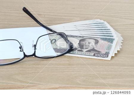 日本のお金 日本のお金 126844093