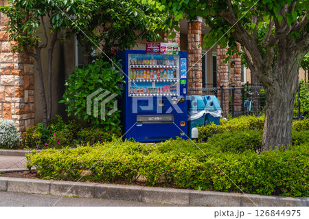 自販機のある風景 126844975