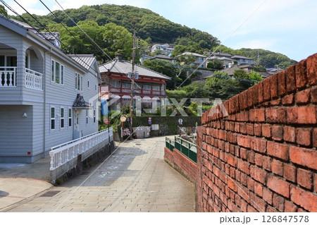 南山手レンガ塀（長崎県長崎市南山手町） 126847578