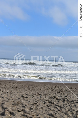 春の恋問海岸 126848052