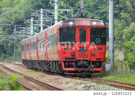 【JR九州】キハ185系 特急「ゆふ」（鹿児島本線：けやき台〜原田） 126851223