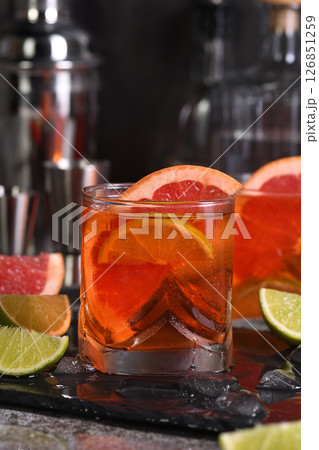 Grapefruit Prosecco Gin Spritz Cocktail Grapefruit Prosecco Gin Spritz Cocktail 126851259