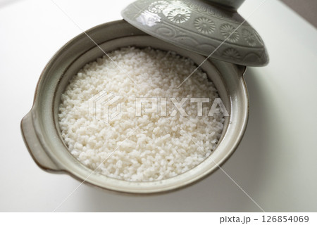 鍋で炊いた白米　土鍋ご飯 126854069