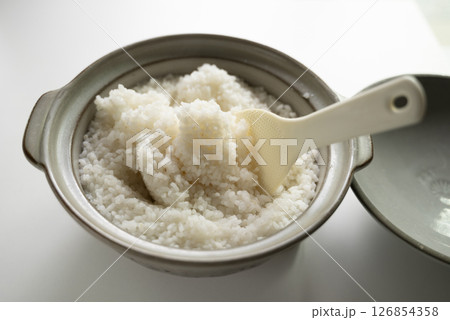 土鍋で炊いたご飯 126854358
