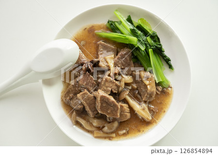 牛バラ肉煮込み 126854894