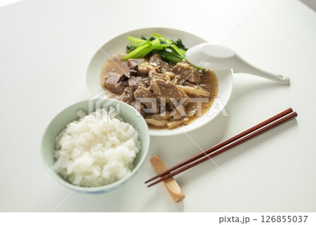 牛バラ見込み定食 126855037