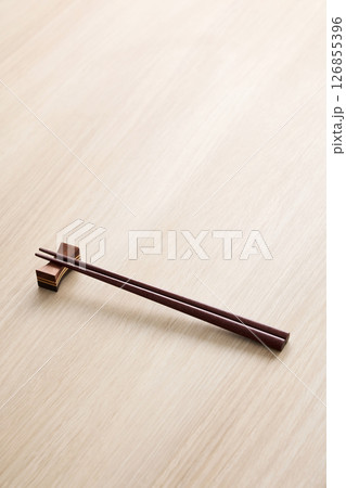 箸の和風イメージ 126855396