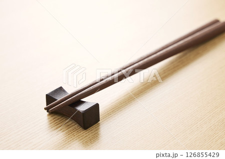 箸の和風イメージ 126855429