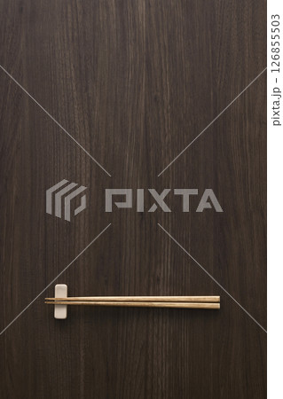 お箸の和風イメージ 126855503