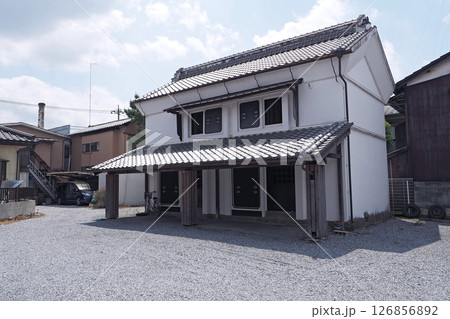 嘉右衛門町 重要伝統的建造物群保存地区の蔵【栃木県栃木市】 126856892