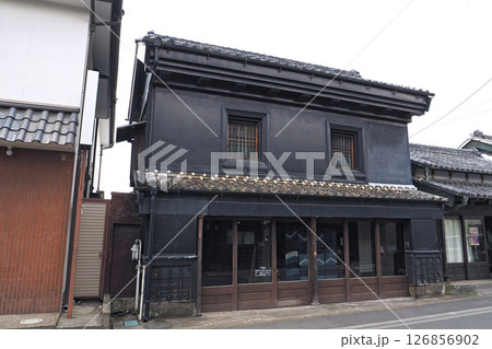 嘉右衛門町 重要伝統的建造物群保存地区の見世蔵【栃木県栃木市】 126856902