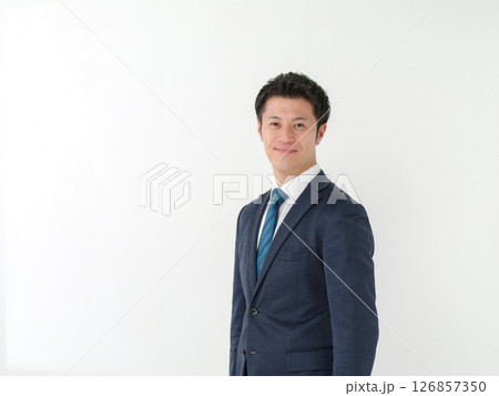 ビジネス　男性 126857350
