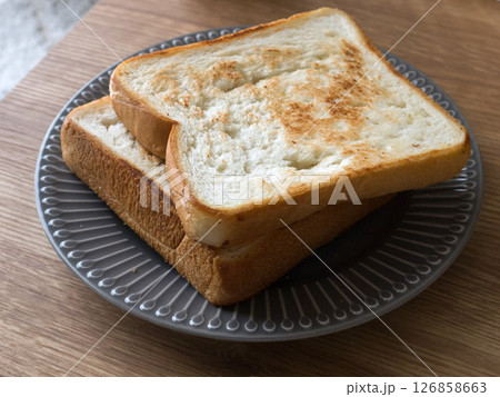 朝食トースト　 126858663