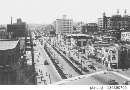 古写真　1929-1933年　東京　江戸橋から望む昭和通りの街並み（汐留方面） 126860796