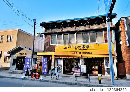 小樽堺町通り商店街の風景 126864253