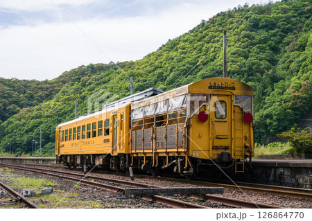 予土線のしまんトロッコのトラ45000形貨車 126864770
