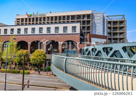 神奈川県　横浜市　新港サークルウォーク 126866261