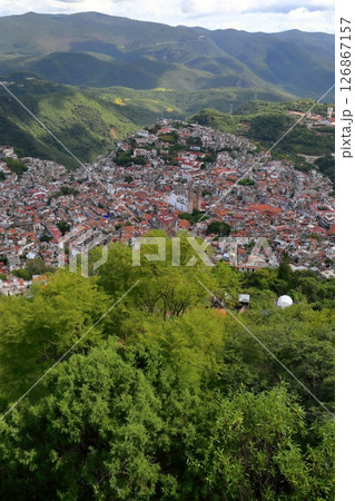 中米メキシコの観光地タスコの街並み 中米メキシコの観光地タスコの街並み 126867157