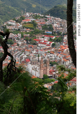 中米メキシコの観光地タスコの街並み 中米メキシコの観光地タスコの街並み 126867165