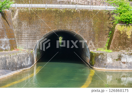 琵琶湖疏水 諸羽トンネル出口 京都市 琵琶湖疏水 諸羽トンネル出口 京都市 126868175