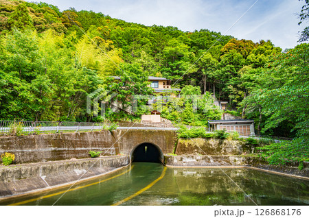 琵琶湖疏水 諸羽トンネル出口 京都市 琵琶湖疏水 諸羽トンネル出口 京都市 126868176